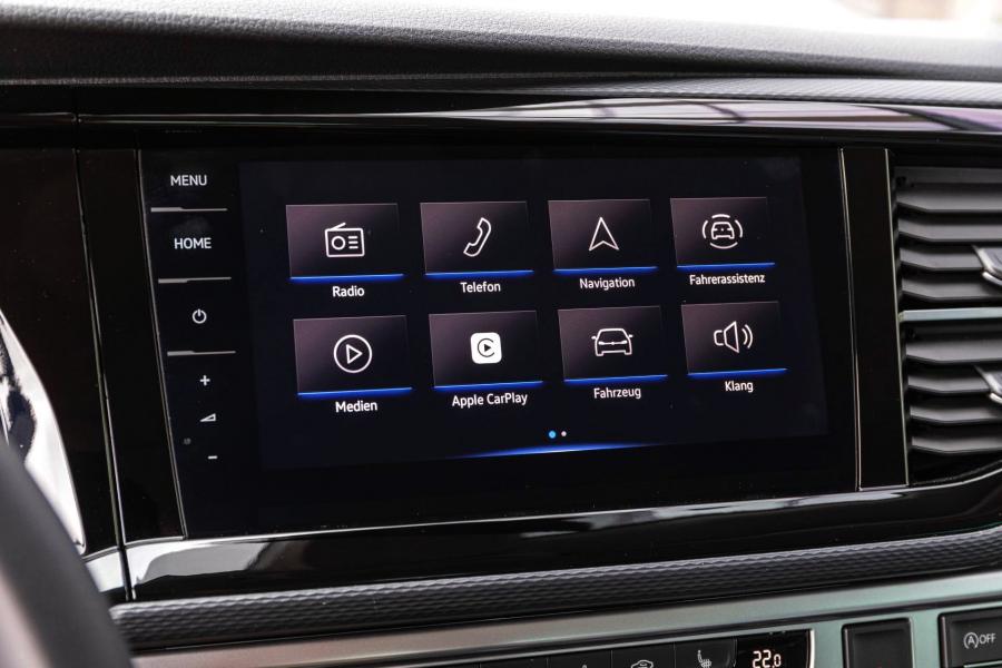 Детали интерьера Volkswagen Multivan Bulli (T6.1) 2019 года  (фото 43 из 86)